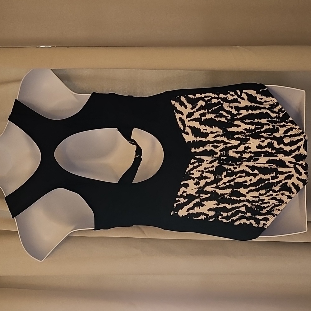 18W 1 Pc Swimsuit - Picture 3 of 4